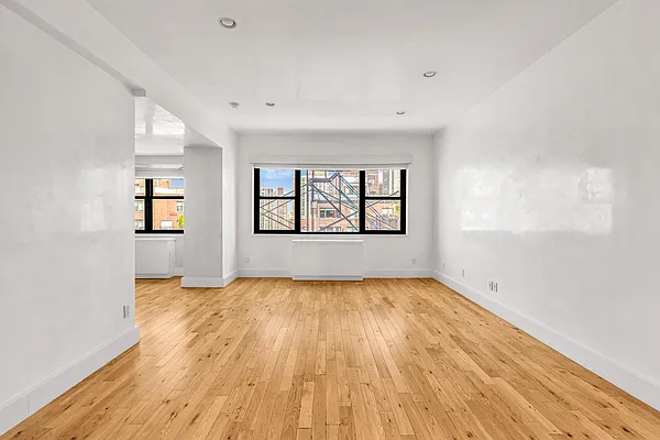 Sold by Sotheby's International Realty | media 23