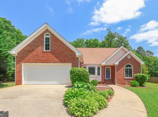 3533 Saddlebrook Dr, Loganville, GA 30052