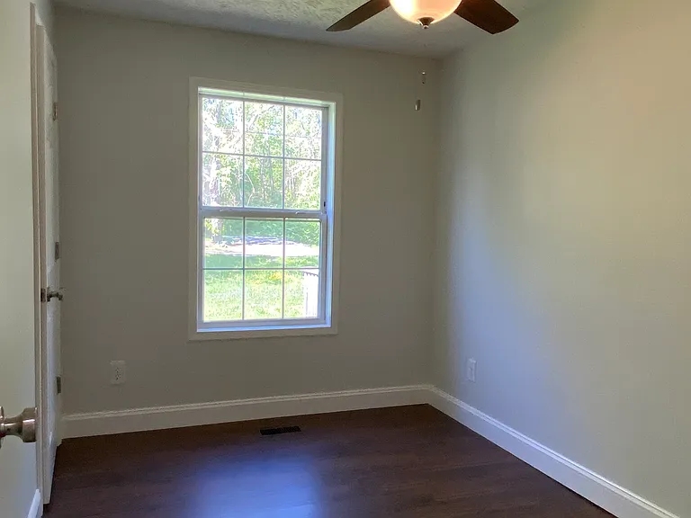 28 Iris St — Photo 11