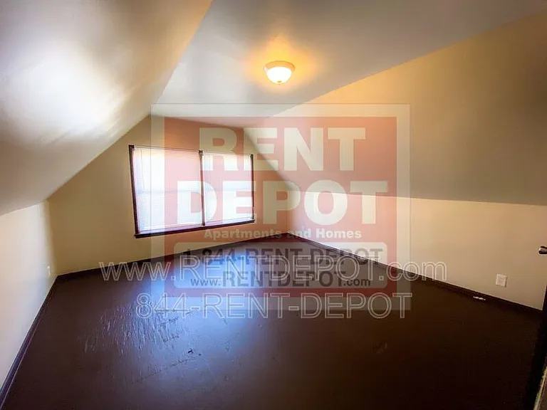 519 E Michigan St — Photo 37