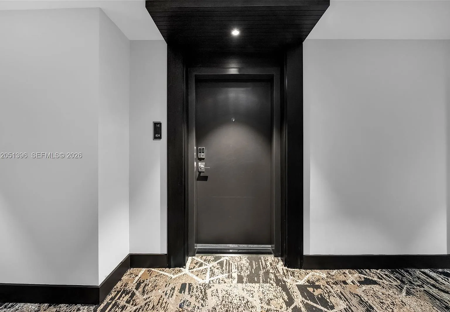 Merrick Manor Condo — Photo 4