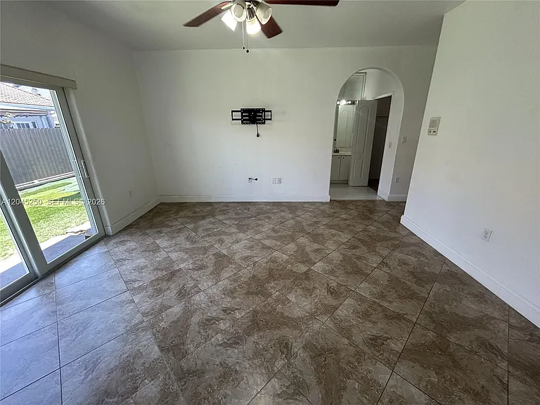 8842 NW 142nd Ln — Photo 12
