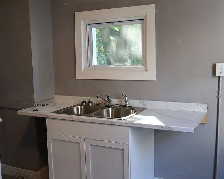 6812 Whitney Ave — Photo 30