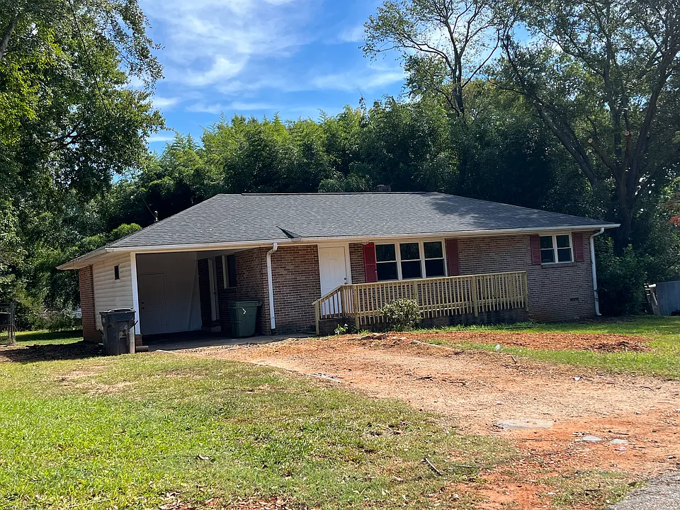 105 Chatham Dr