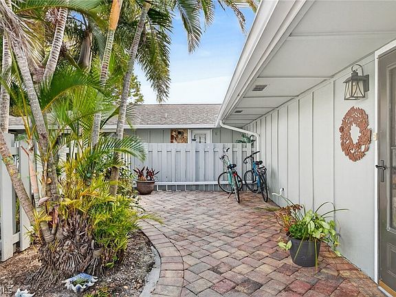3rd image of 4257 Island Cir #3