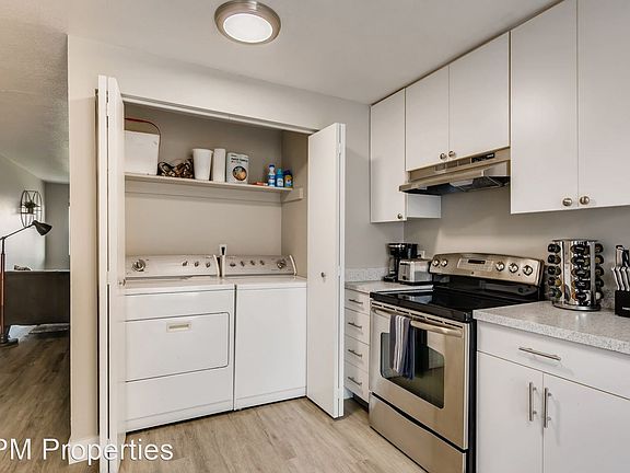 5th image of 2614 9th Ave #4