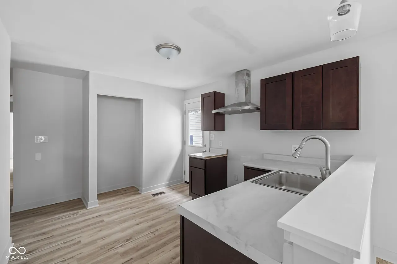 2 bed, 930 sqft, $1,650 — Photo 4