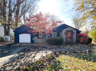 35 Ballantyne Rd, Rochester, NY 14623