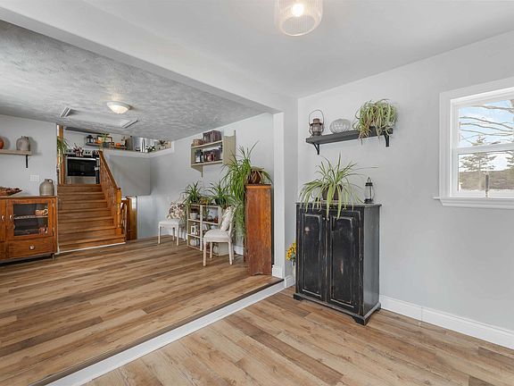 3rd image of 311 Morden Rd