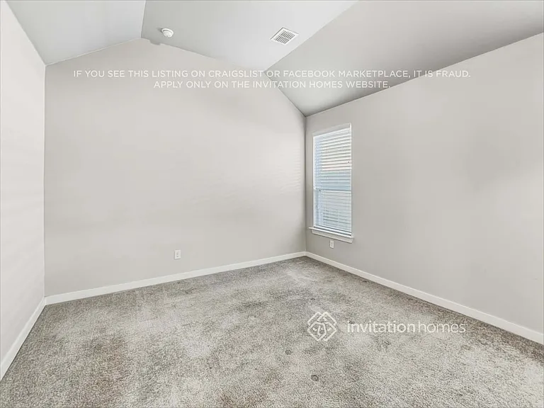 2533 Stella Ln — Photo 10