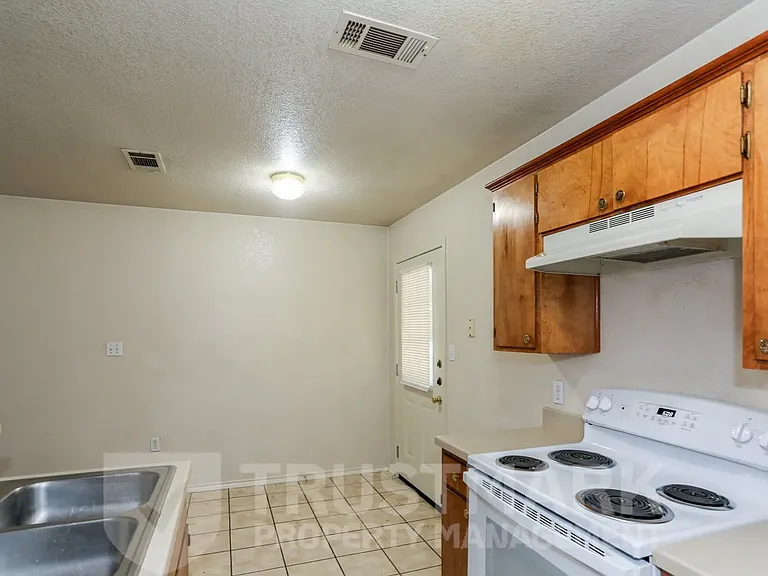 700 S Amy Ln #104 — Photo 7