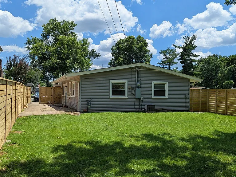 1701 Brentmoor Ln — Photo 15