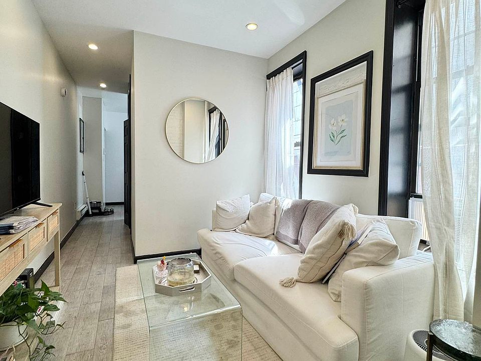 1st image of 195 E 2nd St #9