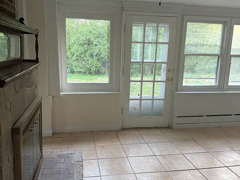 14212 Fisher Ave — Photo 9
