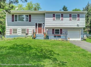 11 Pleasant Ct, Toms River, NJ 08753