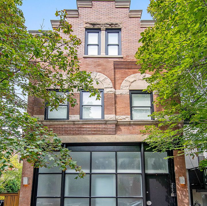1st image of 2062 N Hoyne Ave