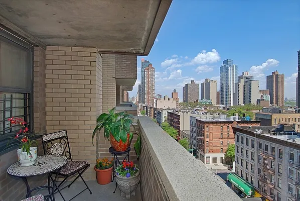 Sold by Corcoran | media 15