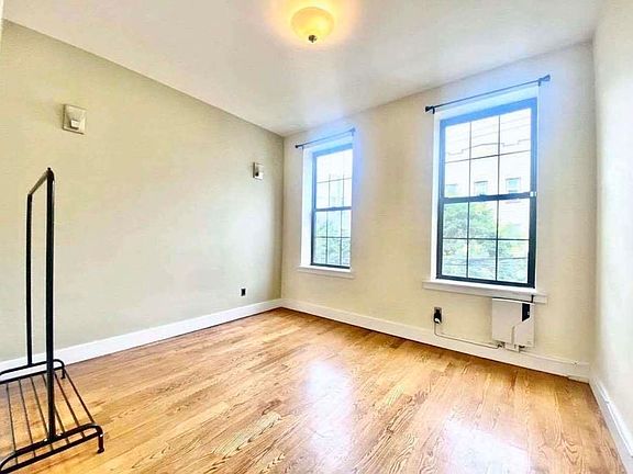 4th image of 1438 Greene Ave #2LL