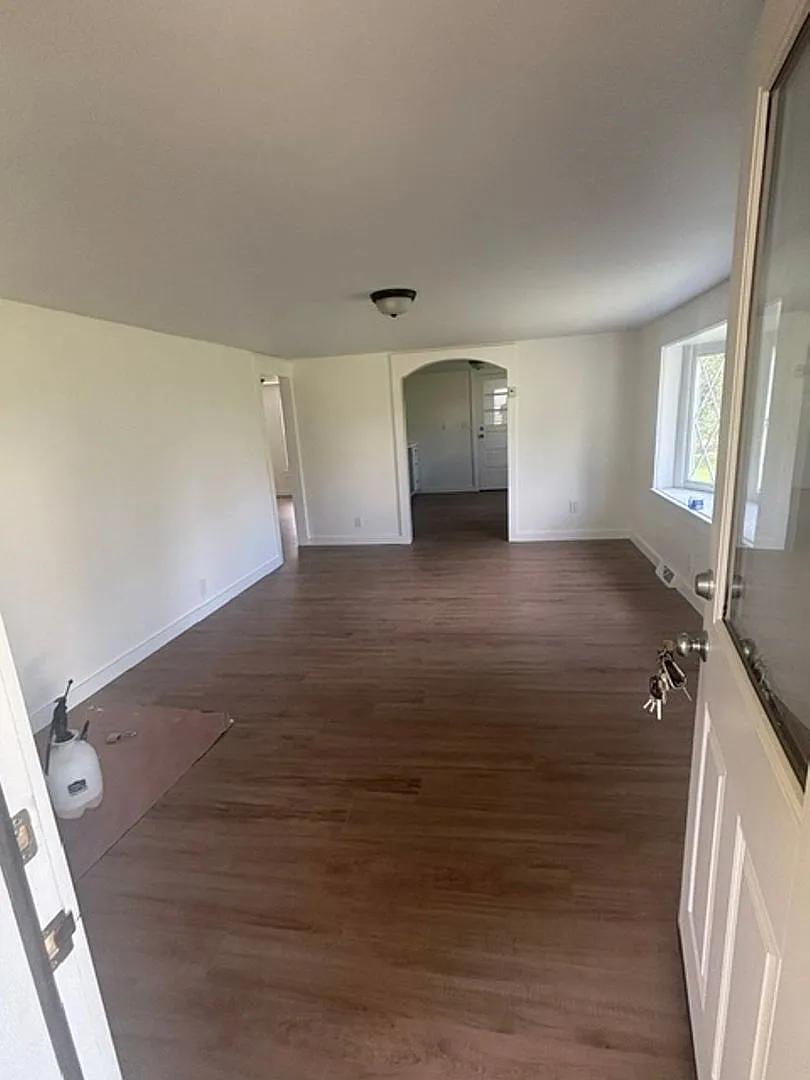 155 Forest Dr Wintersville, Ohio — Photo 2