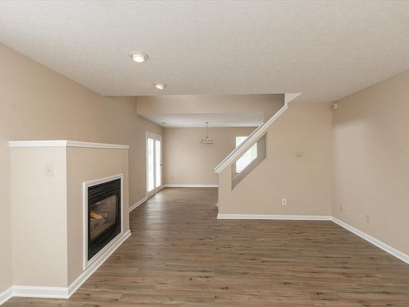 3rd image of 5015 Lewiston Dr
