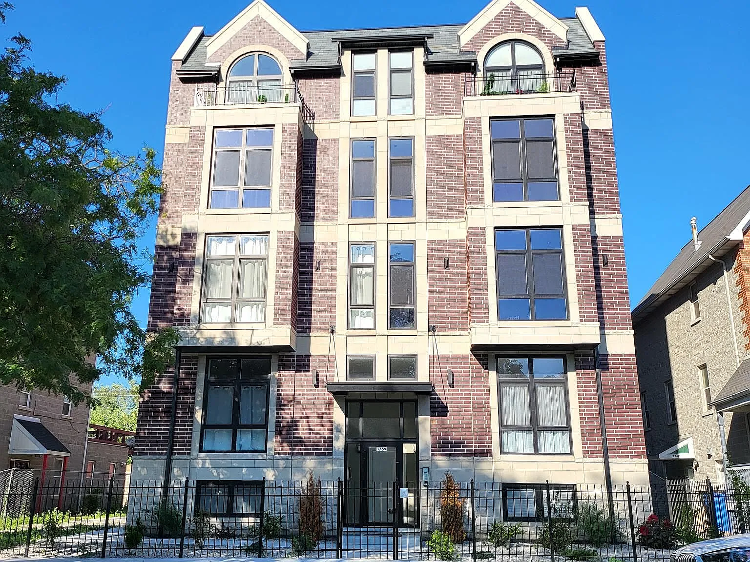 3 bed, 1850 sqft, $3,495 — Photo 1