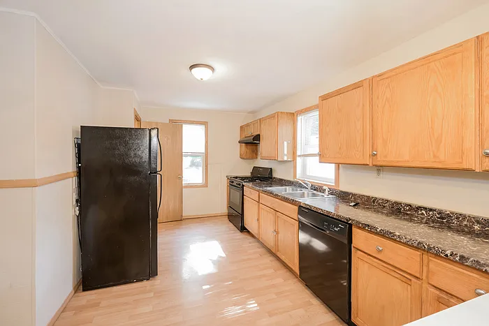 8800 Lincoln St NE — Photo 4