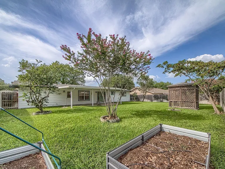 3106 Manila Dr — Photo 25