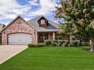 4000 SW Staverton Dr, Bentonville, AR 72713