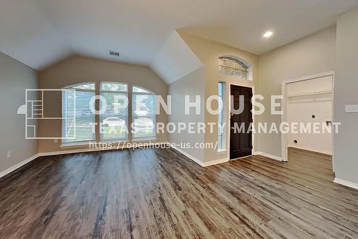 6506 Garden Canyon Dr — Photo 3