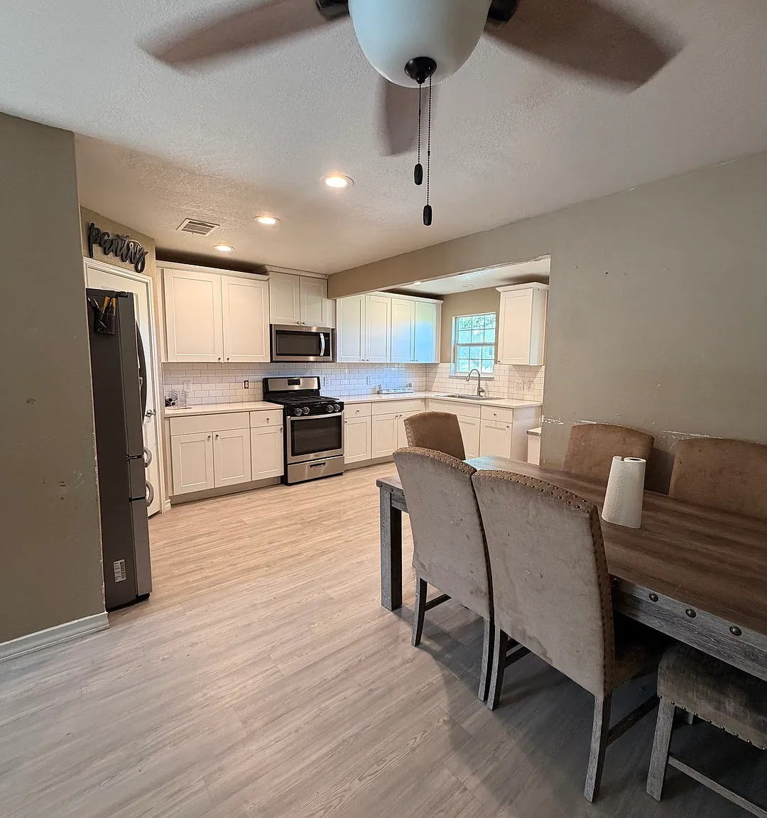 3 bed, 1.0 bath, 792 sqft, $1,350 — Photo 2