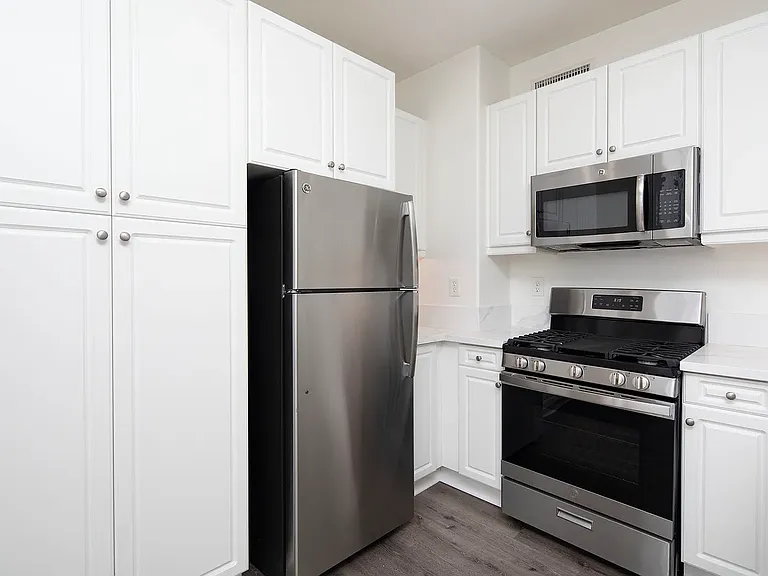 Creek View Condominiums — Photo 36
