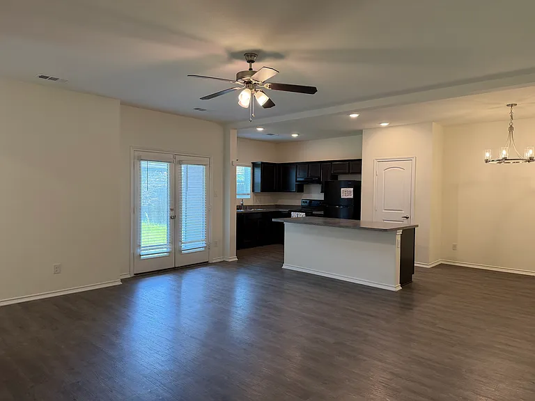 2237 Diamond Dr — Photo 4