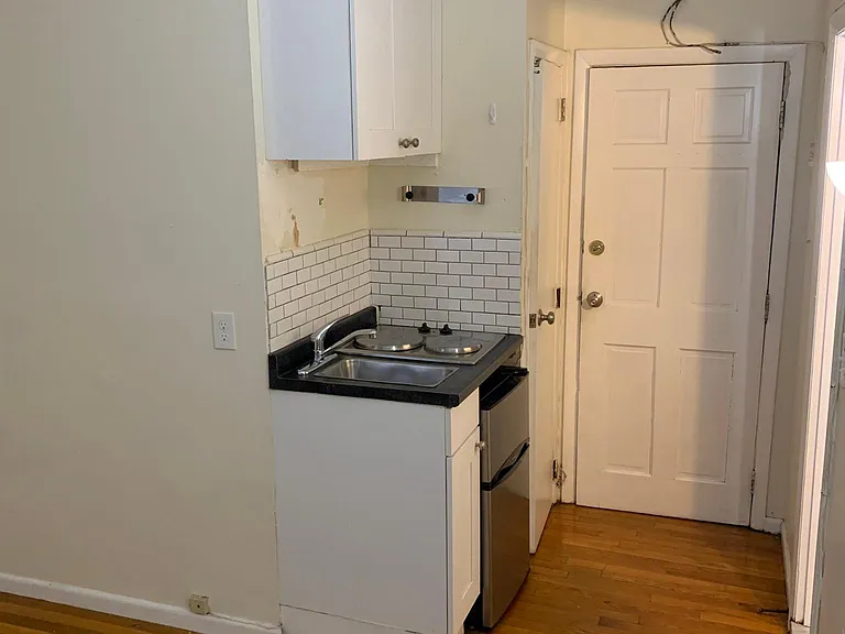 51 S Huntington Ave #103 — Photo 3