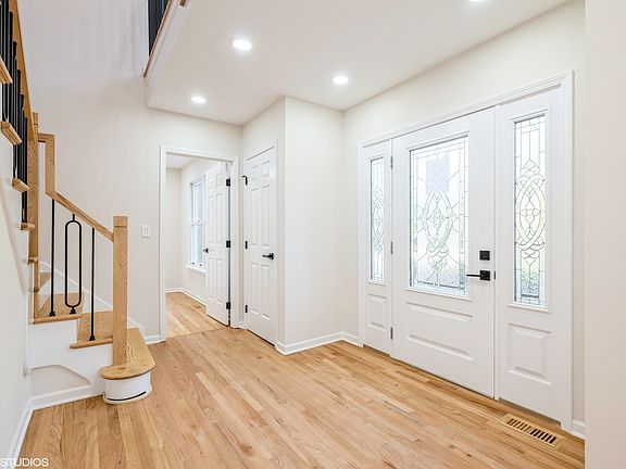 3rd image of 1180 Saint Johns Ave