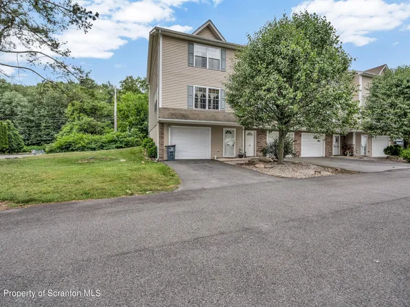 200 Parkedge Ln #D, Scranton, PA 18504