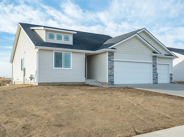 1465 Cedar St, Waukee, IA 50263