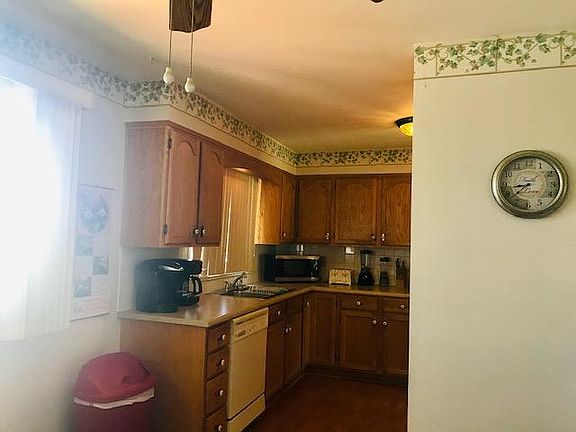 5th image of 74 Abeles Ave
