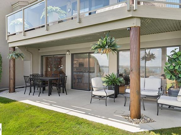3rd image of 1026 Marina Bluff Dr