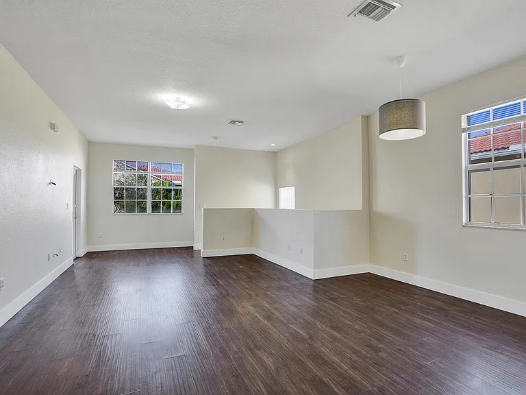 9075 Plymouth Pl — Photo 19