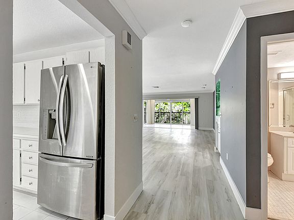 4th image of 30 Westgate Lane #B