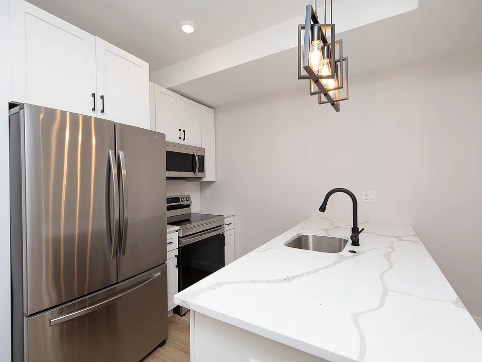 935 W Dauphin St #B