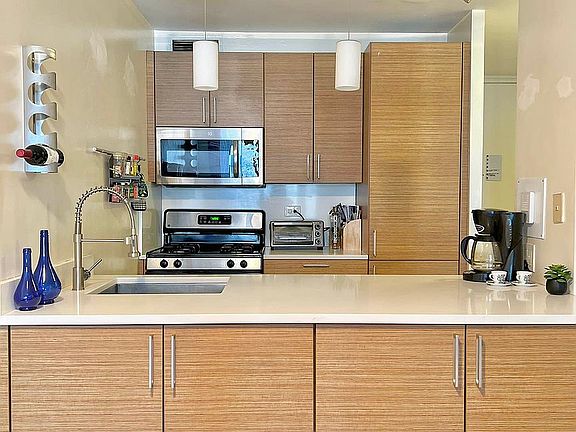 3rd image of 415 E 37th St APT 10