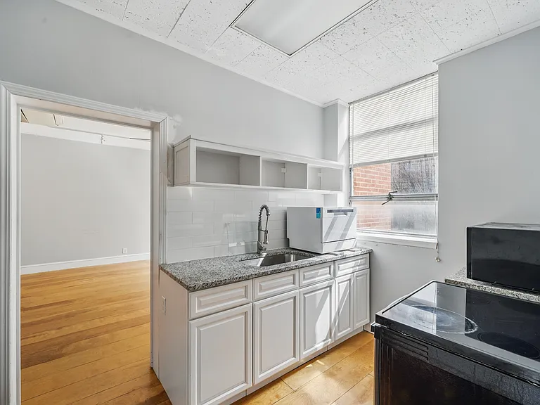 24 Buttles Ave — Photo 9