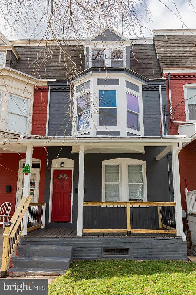 326 S Ann St photo 1