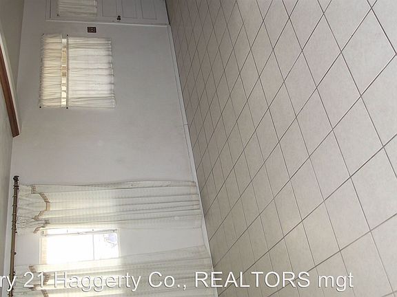 4th image of 8103 Gilbert Dr