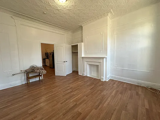 Rented by Capri Jet Realty Corp | media 17