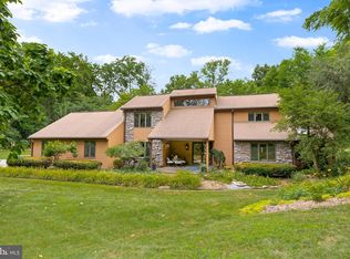 21 Deer Run Rd, Hershey, PA 17033