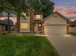 42161 Schoenherr Rd, Sterling Heights, MI 48313