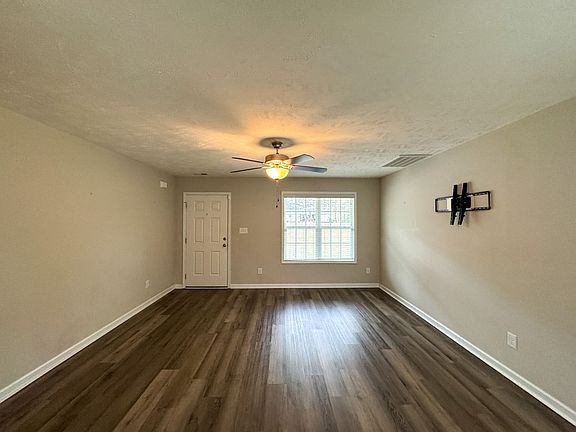 3rd image of 761 Sunset Lake Rd
