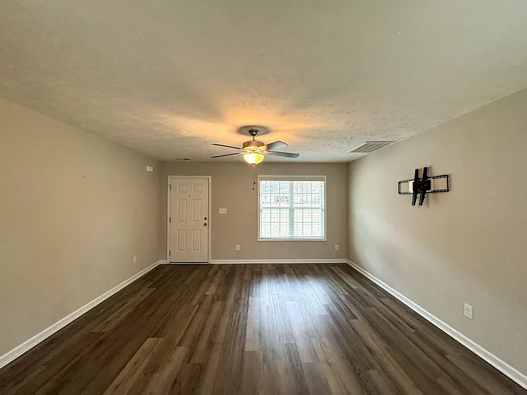 761 Sunset Lake Rd — Photo 3